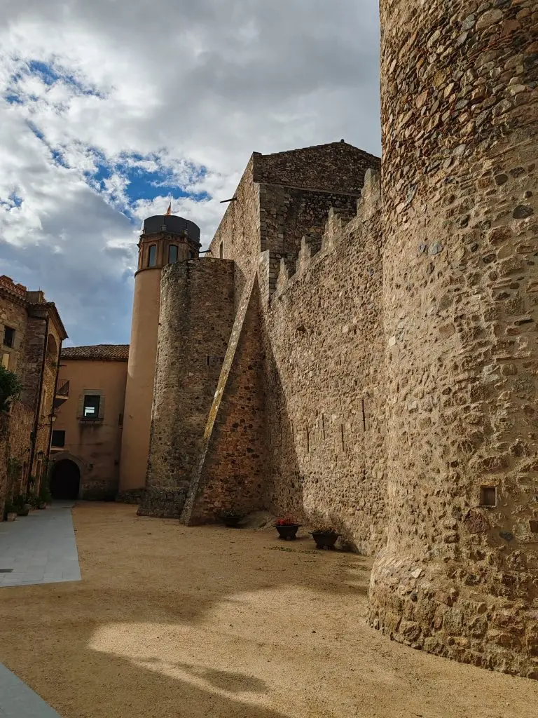 Castillo medieval de Calonge, Girona